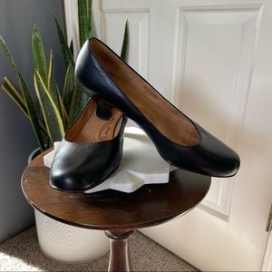 Sofft 2in Black Leather Heels Pumps Sz 8.5
